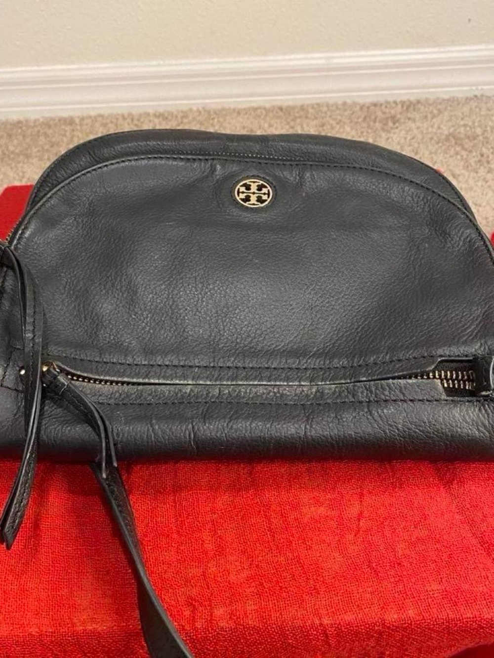 Tory Burch Black Leather Crossbody with Gold Logo Accent - Picture 6 of 8